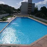 Vue Sur Et Pieds Dans L'eau! بورتيماو