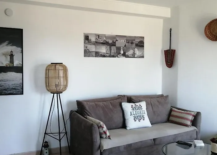 Vue Sur Et Pieds Dans L'eau! ポルティマン