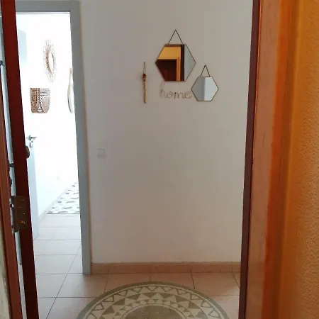 Vue Sur Et Pieds Dans L'eau!