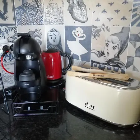 Vue Sur Et Pieds Dans L'eau! *